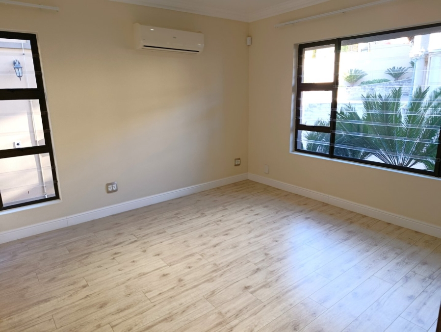 5 Bedroom Property for Sale in Kiepersol Free State